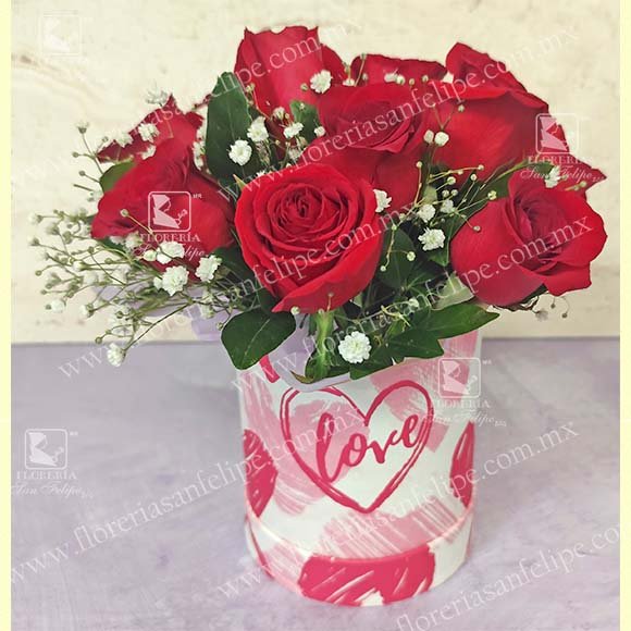 Cilindro "I Love You" Con 12 Rosas Rojas