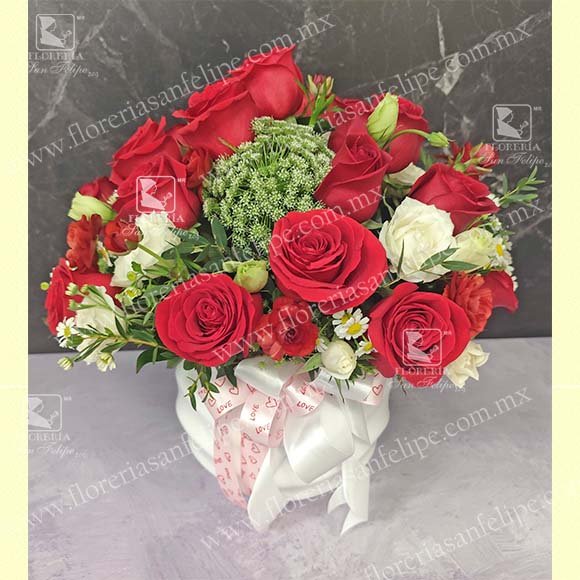 Arreglo Floral Con Rosas, Margaritas y Alstroemerias