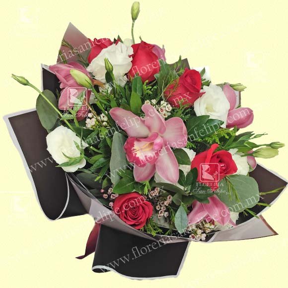 Bouquet con Rosas, Lisianthus y Orqu&iacute;dea